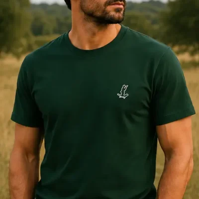 T-shirt verde floresta com patch Cor do Monte no peito